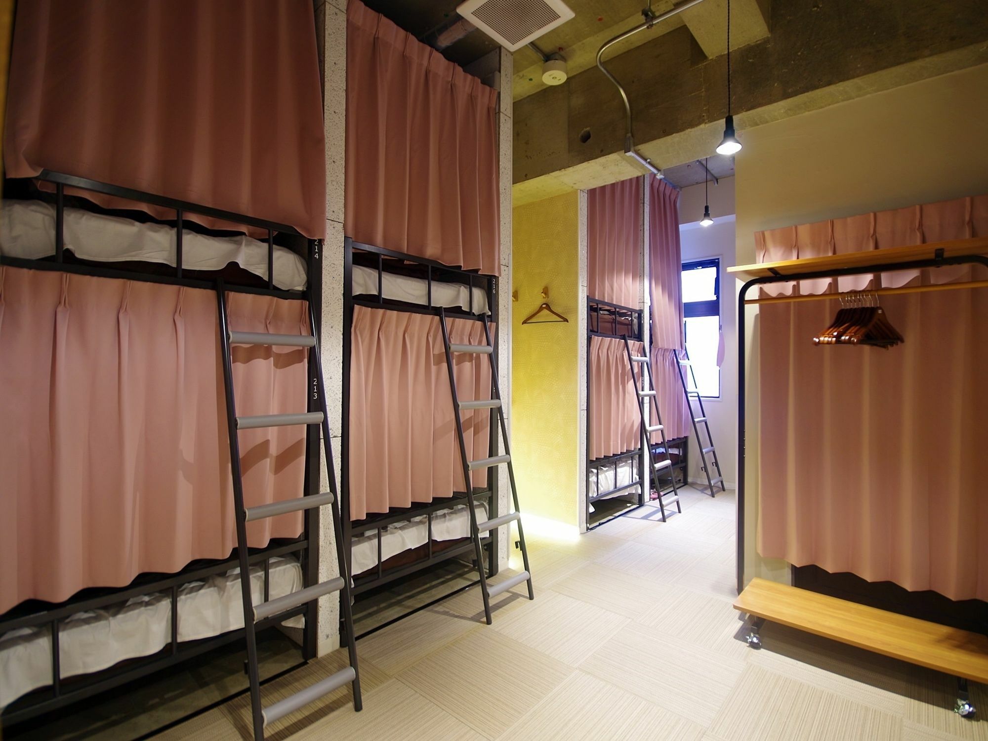 Oak Fuji Hostal